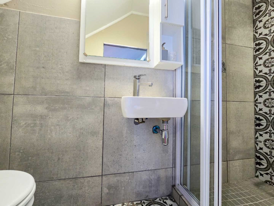 8 Bedroom Property for Sale in Stilbaai Oos Western Cape